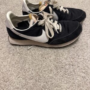 Black Nike suede and nylon runner size 4.5 kids